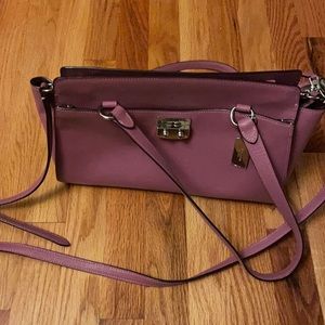 Lavender, leatherCoach bag.